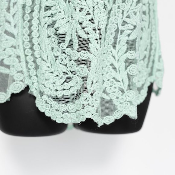 Choies Green Crochet Lace Vest with Mesh Insert - Picture 3 of 4